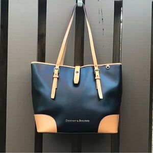 Gorgeous 2017 Dooney & Bourke ‘Dover’ Black Leather Bag  w/ Dust Bag Like New!